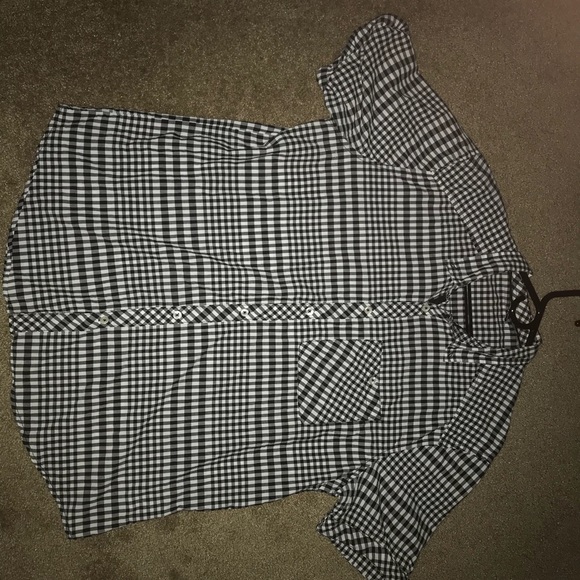Black and White button up - Picture 1 of 3